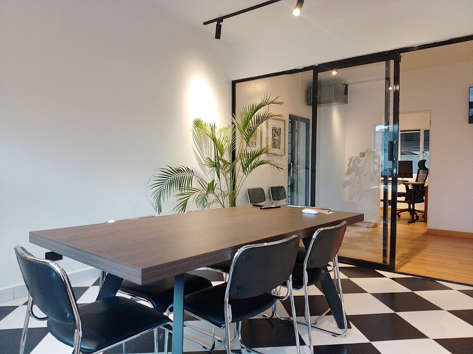 Suite A6 — flagship refurbished office, Surveyors Court